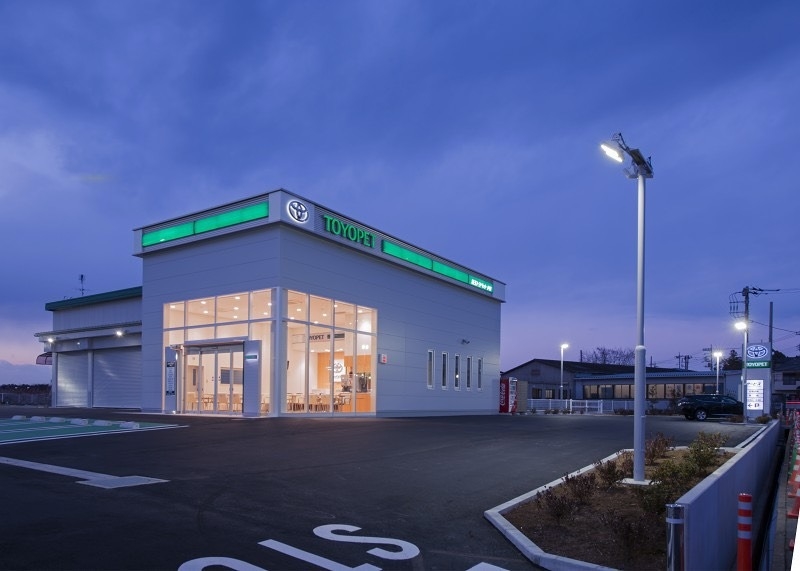 伊奈支店　外観　夜