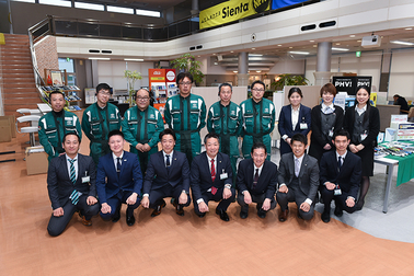 寄居支店 スタッフ集合写真