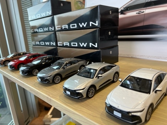 クラウン 色見本展示ミニカー